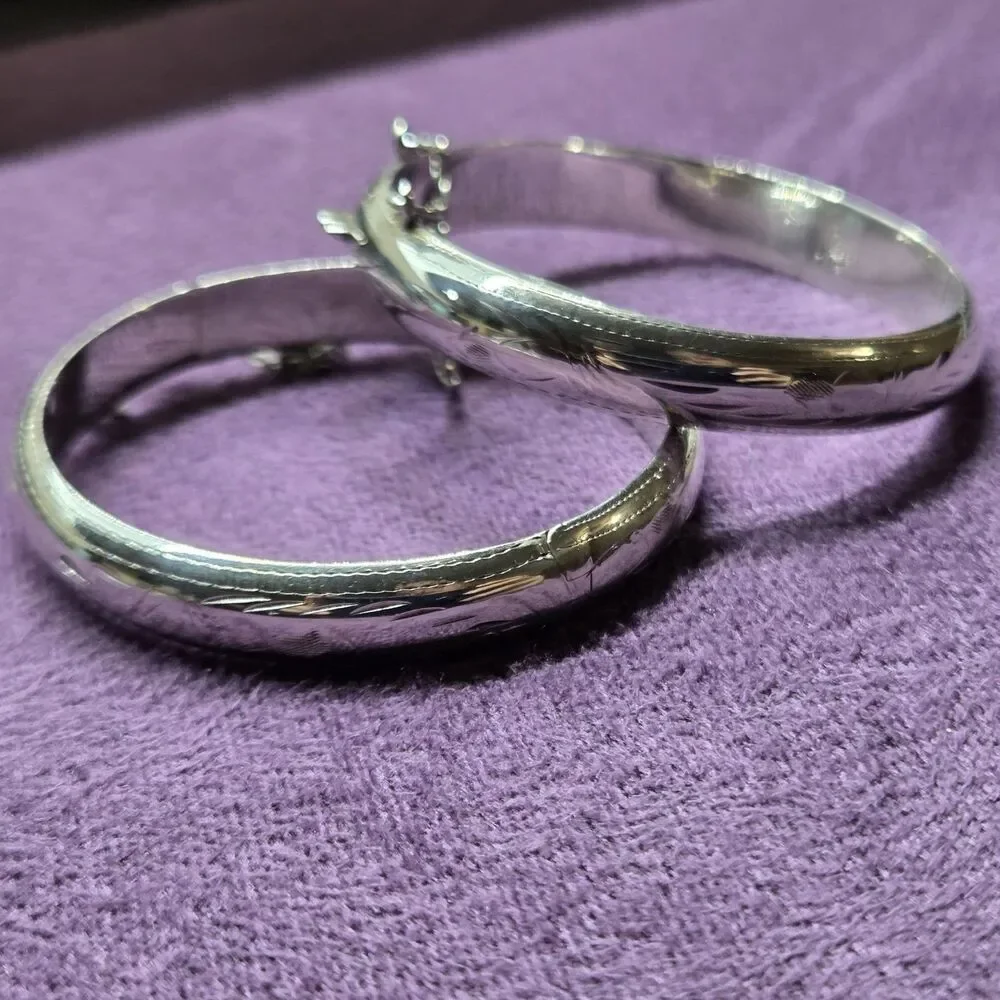Sterling Silver Vintage Baby Hinged Bangle Bracelet Set Lovely Etched Design